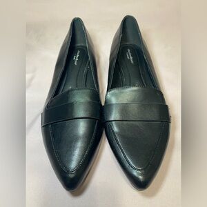 Cloudwalkers Black loafers with a pointed toe Size 13 WIDE